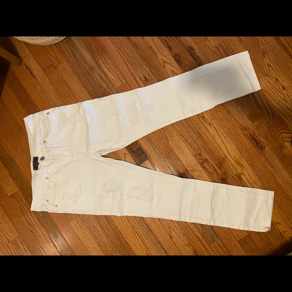 Distressed white Jeans
